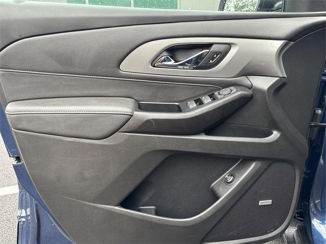 Photo of 2023 Northsky Blue Metallic Chevrolet Traverse