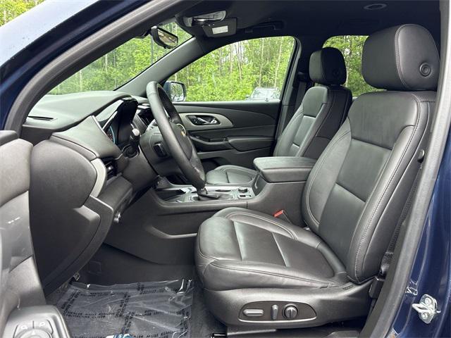 Photo of 2023 Northsky Blue Metallic Chevrolet Traverse