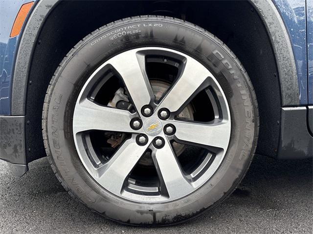 Photo of 2023 Northsky Blue Metallic Chevrolet Traverse
