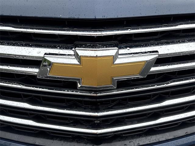 Photo of 2023 Northsky Blue Metallic Chevrolet Traverse