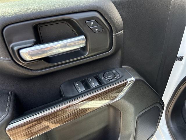 Photo of 2022 Summit White Chevrolet Silverado 2500