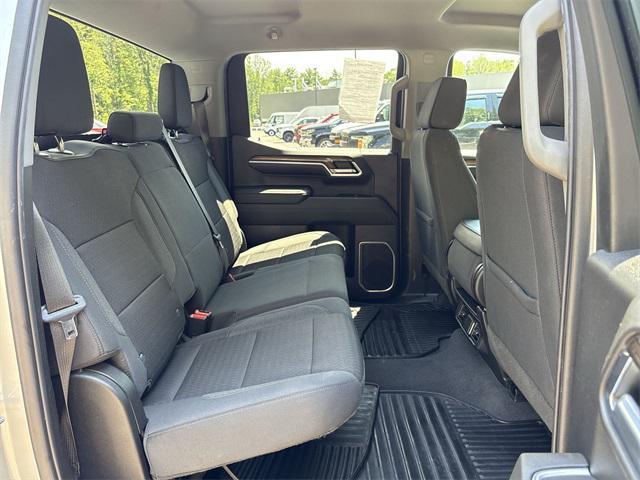 Photo of 2022 Silver Ice Metallic Chevrolet Silverado 1500