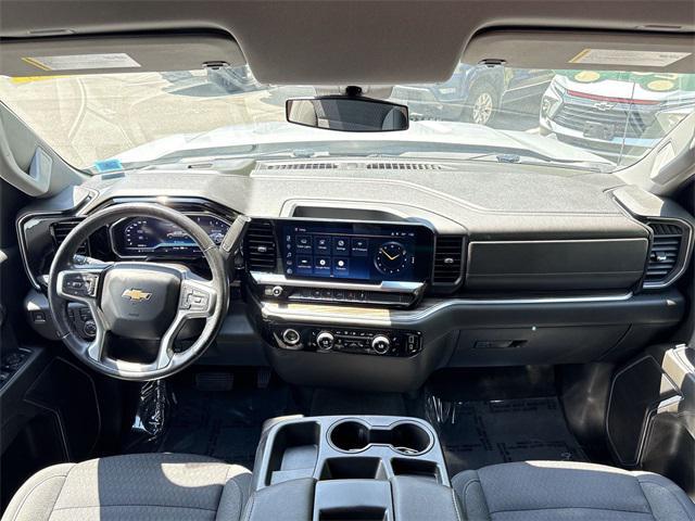 Photo of 2022 Silver Ice Metallic Chevrolet Silverado 1500