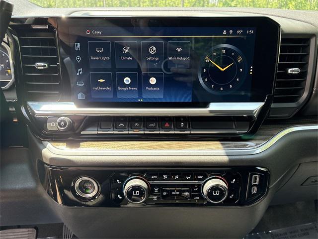 Photo of 2022 Silver Ice Metallic Chevrolet Silverado 1500