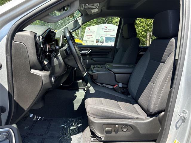 Photo of 2022 Silver Ice Metallic Chevrolet Silverado 1500