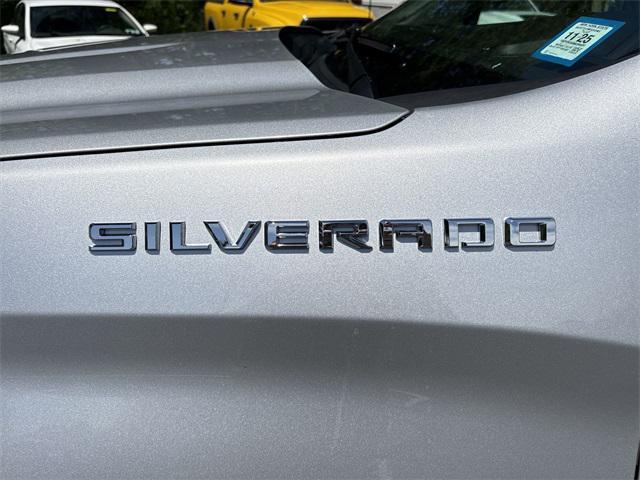 Photo of 2022 Silver Ice Metallic Chevrolet Silverado 1500