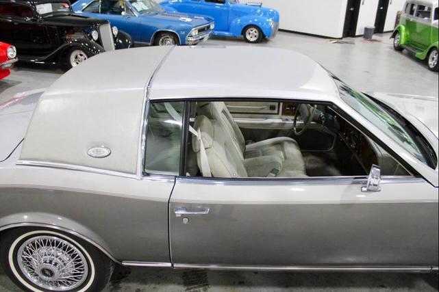 Photo of 1979 Gray Buick Riviera
