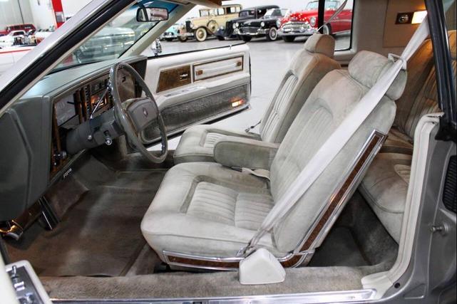 Photo of 1979 Gray Buick Riviera