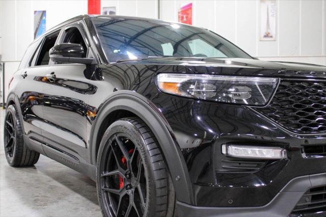Photo of 2021 Agate Black Ford Explorer