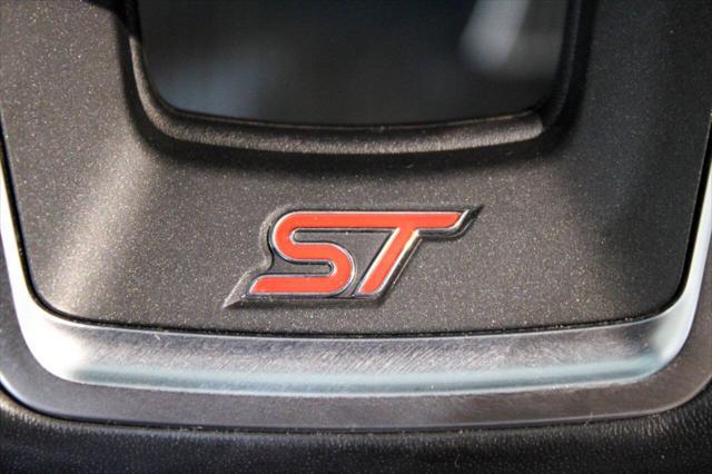 Photo of 2021 Agate Black Ford Explorer