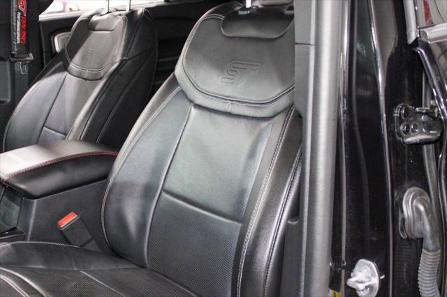 Photo of 2021 Agate Black Ford Explorer