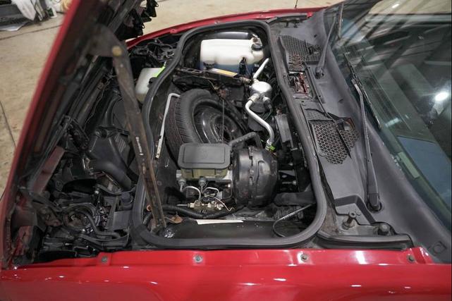 Photo of 1988 Red Pontiac Fiero