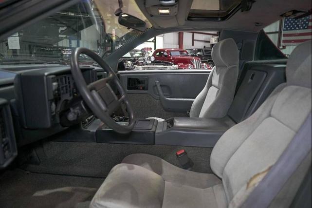 Photo of 1988 Red Pontiac Fiero