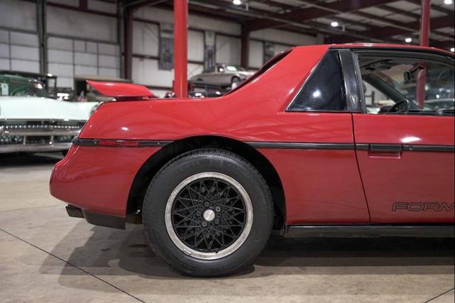 Photo of 1988 Red Pontiac Fiero