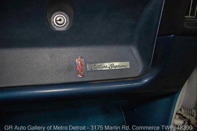Photo of 1969 White Oldsmobile Cutlass
