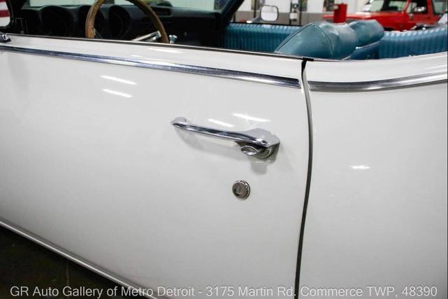 Photo of 1969 White Oldsmobile Cutlass