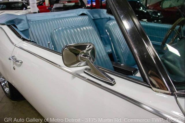 Photo of 1969 White Oldsmobile Cutlass