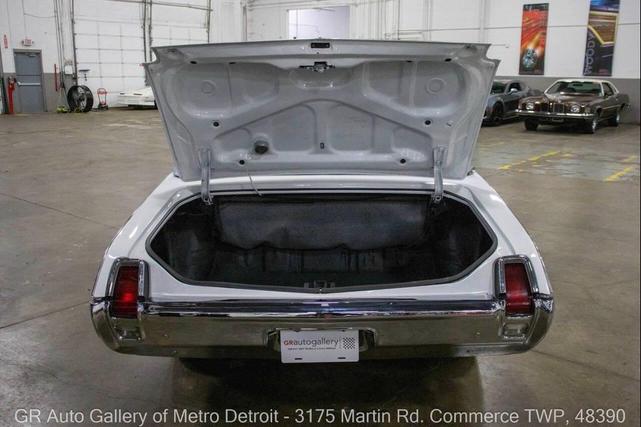 Photo of 1969 White Oldsmobile Cutlass