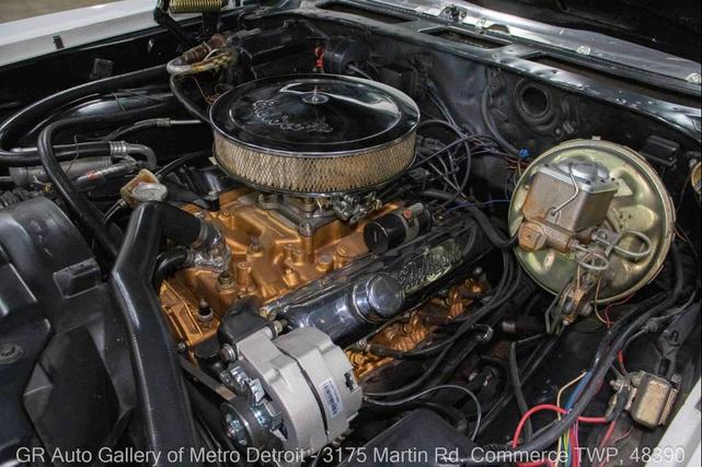 Photo of 1969 White Oldsmobile Cutlass