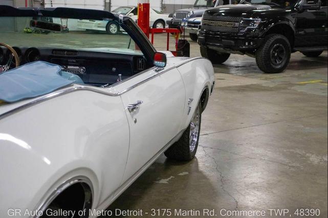 Photo of 1969 White Oldsmobile Cutlass