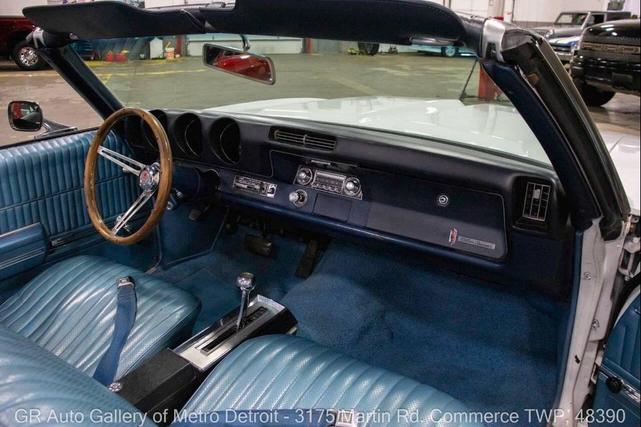 Photo of 1969 White Oldsmobile Cutlass