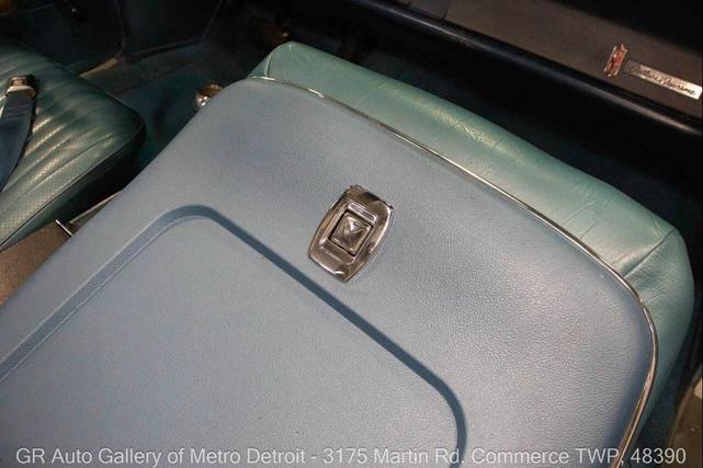 Photo of 1969 White Oldsmobile Cutlass