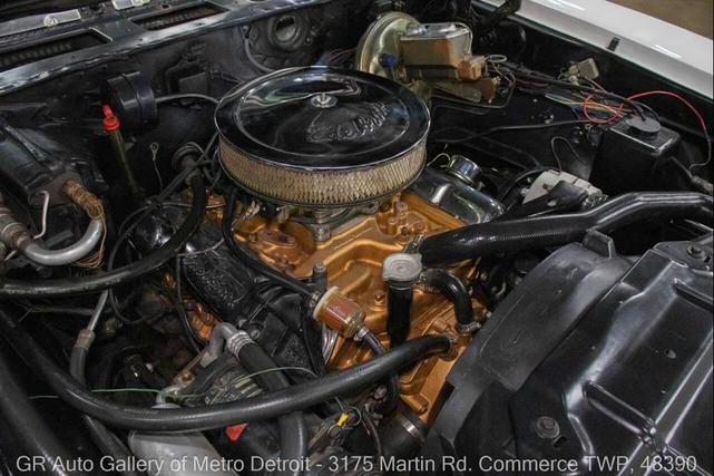 Photo of 1969 White Oldsmobile Cutlass