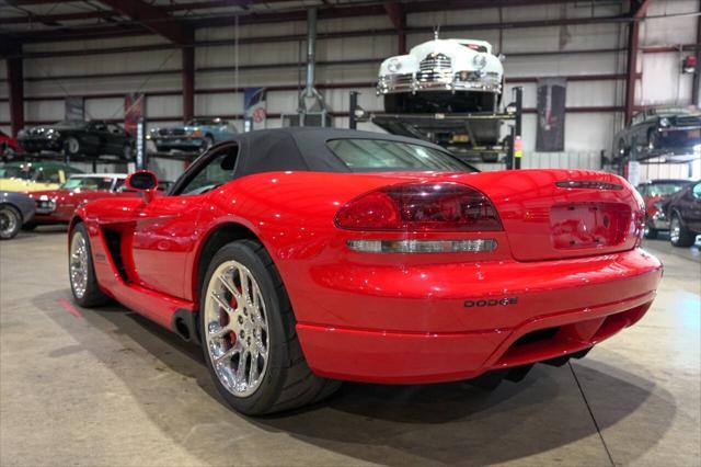 Photo of 2004 Red Dodge Viper