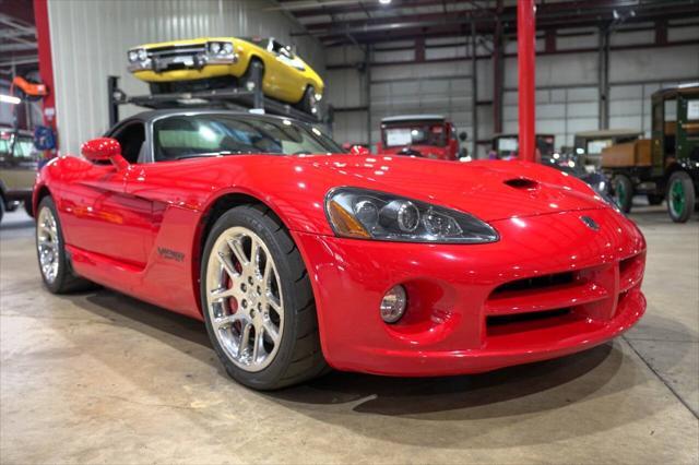 Photo of 2004 Red Dodge Viper