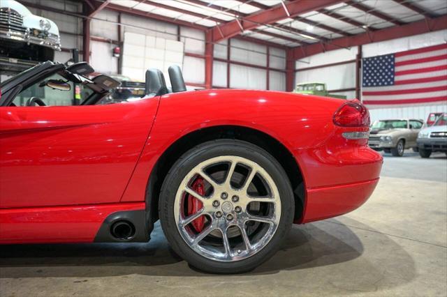 Photo of 2004 Red Dodge Viper