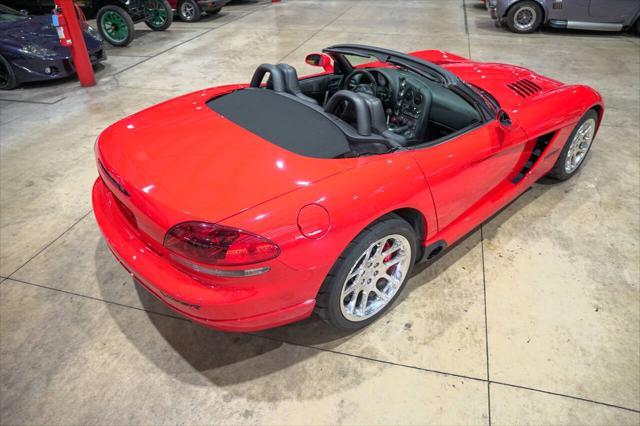 Photo of 2004 Red Dodge Viper