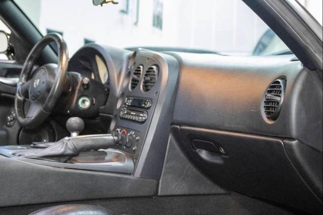 Photo of 2003 Black Dodge Viper