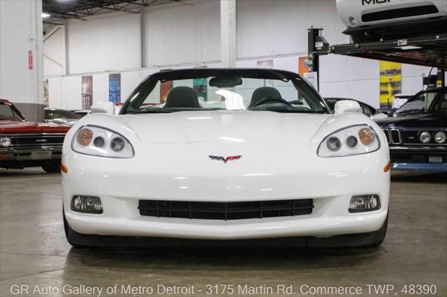 Photo of 2010 Arctic White Chevrolet Corvette