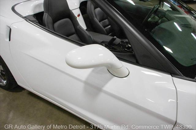 Photo of 2010 Arctic White Chevrolet Corvette