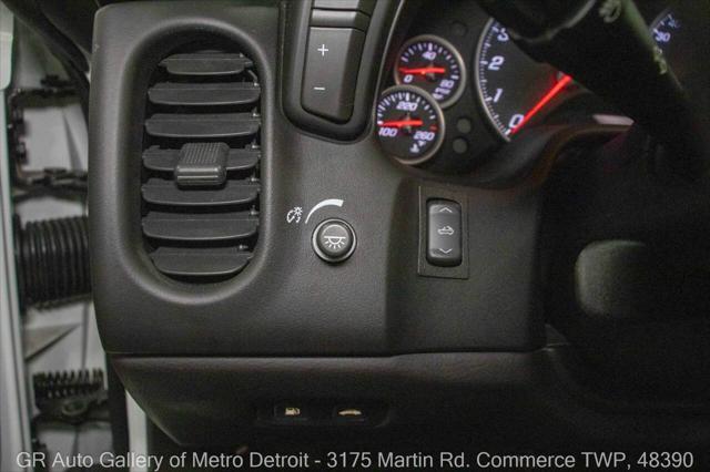 Photo of 2010 Arctic White Chevrolet Corvette