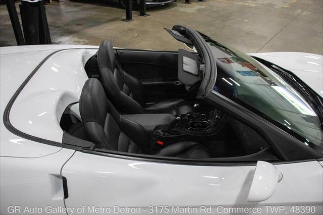 Photo of 2010 Arctic White Chevrolet Corvette
