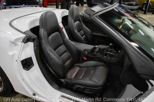 Photo of 2010 Arctic White Chevrolet Corvette