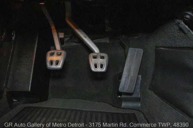Photo of 2010 Arctic White Chevrolet Corvette