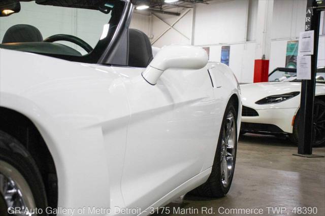 Photo of 2010 Arctic White Chevrolet Corvette