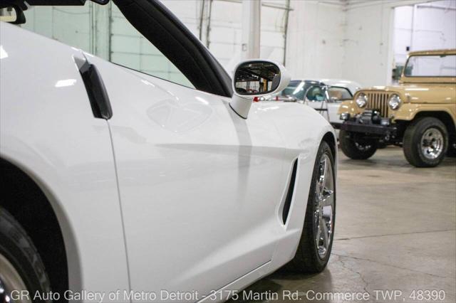 Photo of 2010 Arctic White Chevrolet Corvette
