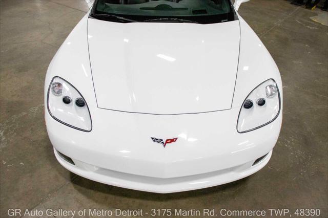 Photo of 2010 Arctic White Chevrolet Corvette