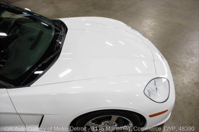Photo of 2010 Arctic White Chevrolet Corvette