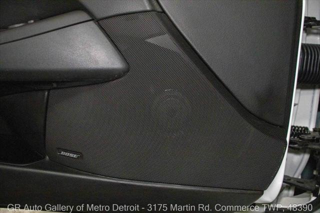 Photo of 2010 Arctic White Chevrolet Corvette