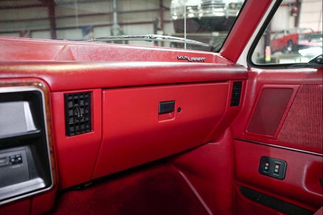 Photo of 1990 White Ford F-150