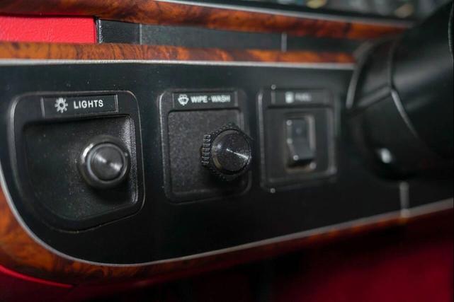 Photo of 1990 White Ford F-150