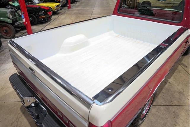 Photo of 1990 White Ford F-150