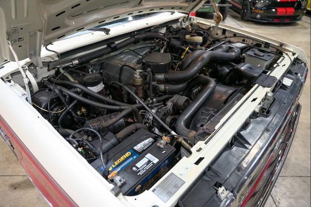 Photo of 1990 White Ford F-150