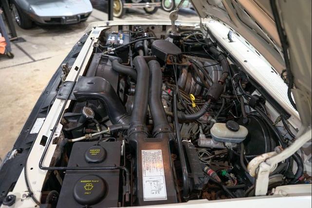 Photo of 1990 White Ford F-150