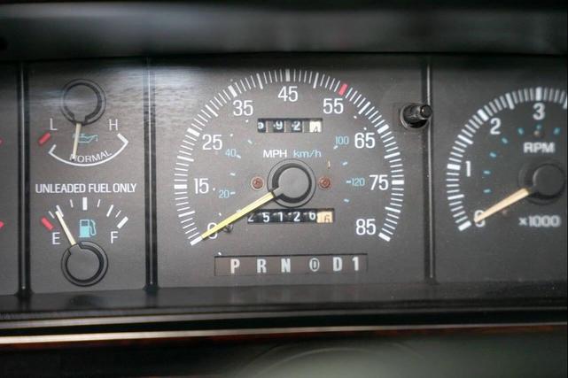 Photo of 1990 White Ford F-150