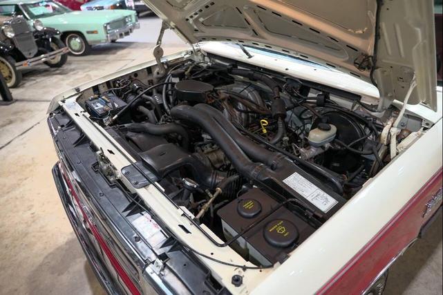 Photo of 1990 White Ford F-150